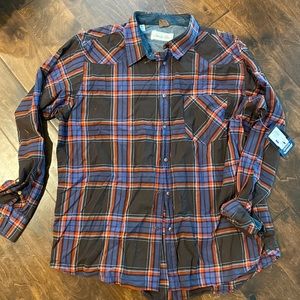 Lightweight plaid button up